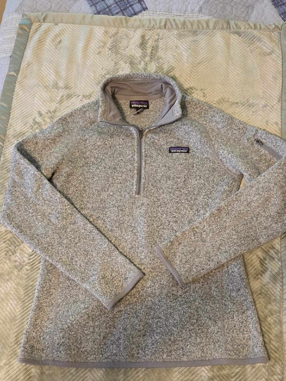 Patagonia Heather Gray Quarter-Zip Pullover Fleece